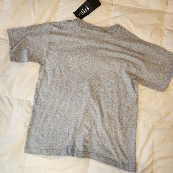 NWT Gray Hockey Hall of Fame Youth T-Shirt Size Large - Picture 2 of 5